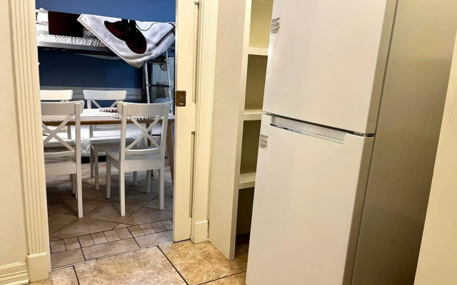 Beautiful traditional home*Modern updates*Guest suite B