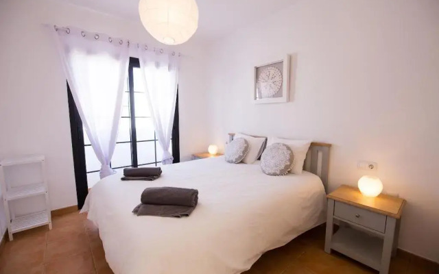 Surfers Retreat - Hostel - Adults Only