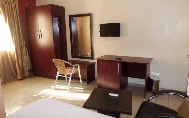 Summit Villas Suites & Apartment