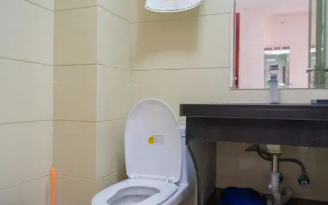Yinghu Business Hotel
