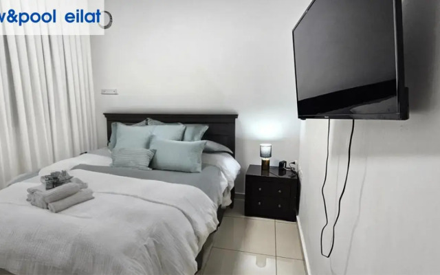 sea view & pool eilat