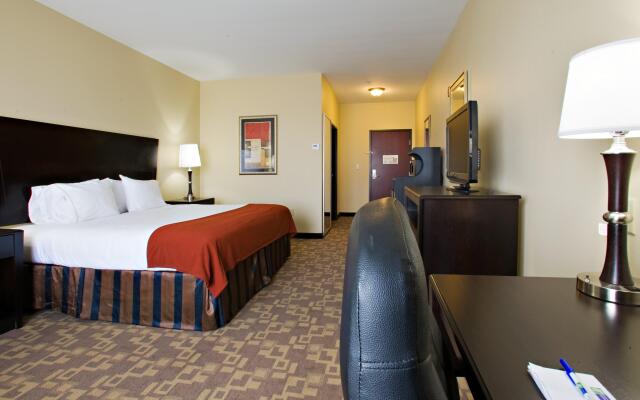 Holiday Inn Express &Suites Snyder by IHG