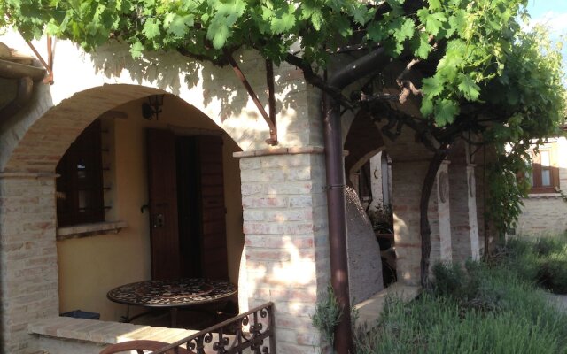 Venus Apartment 45 People