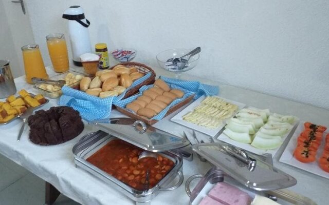 Hotel e Pousada Arara Azul