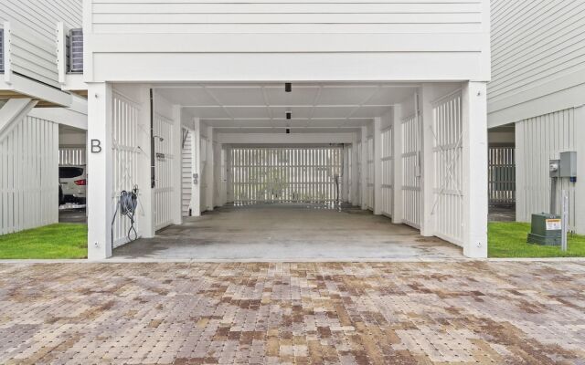 Totally Beachin' at Pelican Place