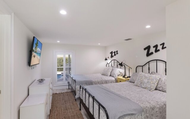 Surf Riders 4 Bedroom Home