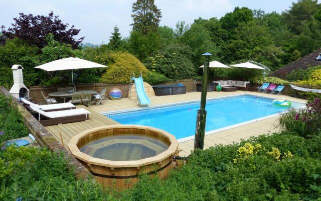 The Limes Country House with heated pool & Hot Tub