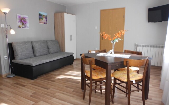 Apartments Modrina