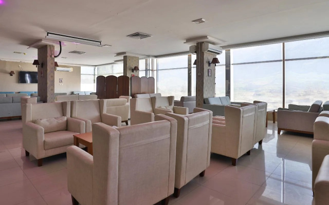 Capital O 338 Asian Hotel