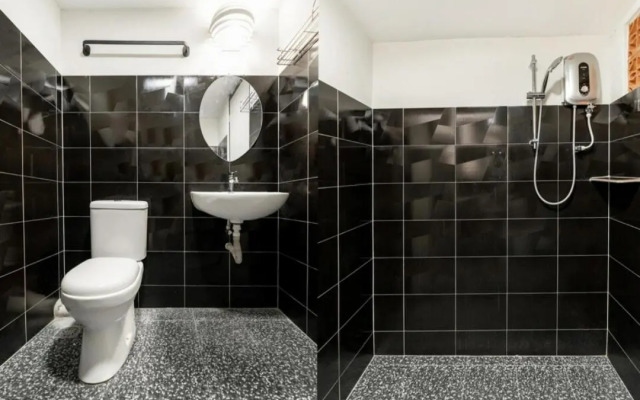 EXECUTIVES Pantai Seaview Batu Ferringhi 2704 - 2 Bedrooms