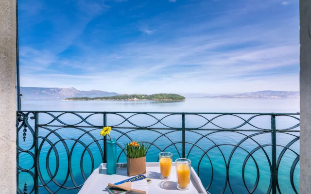 Mouragia Luxury Seaview Suite by Konnect