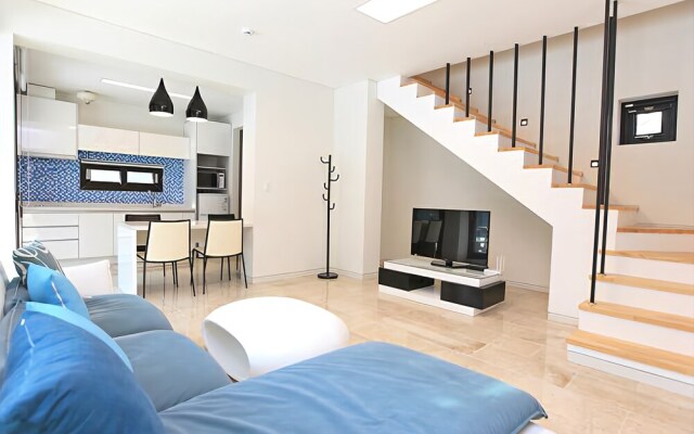 Gapyeong baeknak Flat House