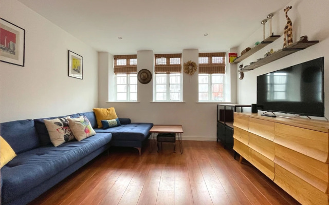 Modern Urban Sheffield Hideaway