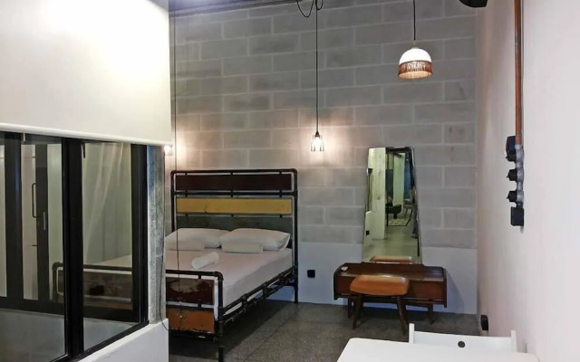 Belakang Kong Heng by DreamScape