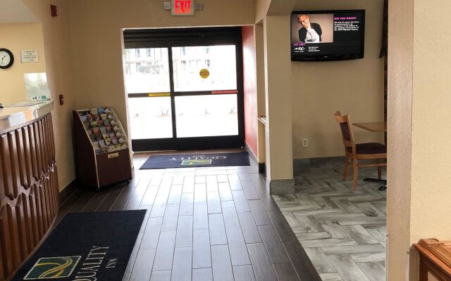 La Quinta Inn & Suites by Wyndham Fayetteville I-95