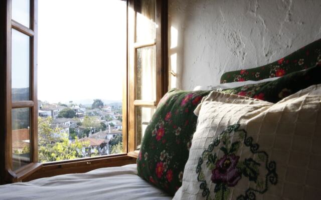Shiraz Hotel & Restaurant