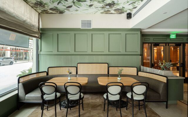 Hotel Fort Des Moines, Curio Collection by Hilton