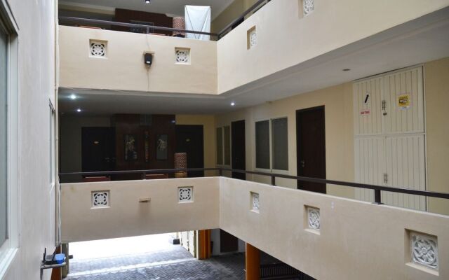 ZEN Rooms Basic D Rainbow near Royal Plaza