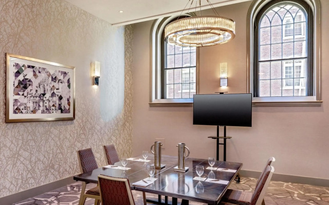 Sheraton Commander Hotel