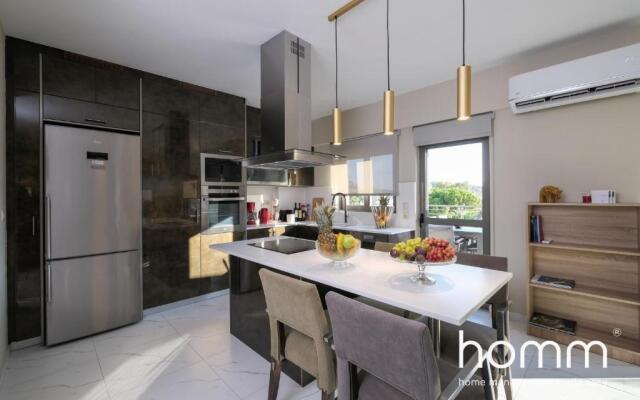 Spacious & Minimal Paiania homm 10min to Airport