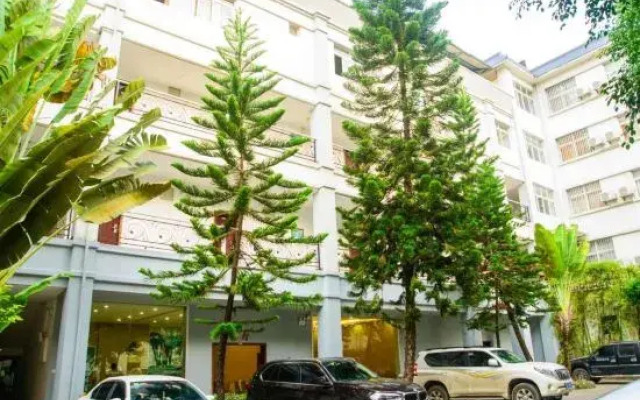 Xinhe Business Hotel