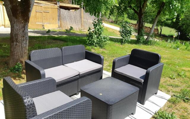 Tranquil Holiday Home in Soturac With Pool