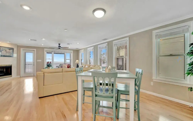 Stones Throw Beachfront Luxury Suites