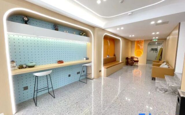 Yuemingze Hotel (Qingdao University of Technology Branch)