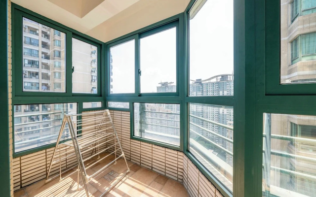 Tyms Spacious 4BR 2BA Apt Xujiahui