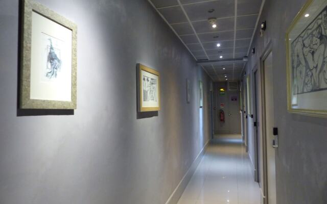 Love Hotel a Paris - Adults Only