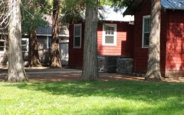 Historic Red Smarthouse-King-Walk Dwtn