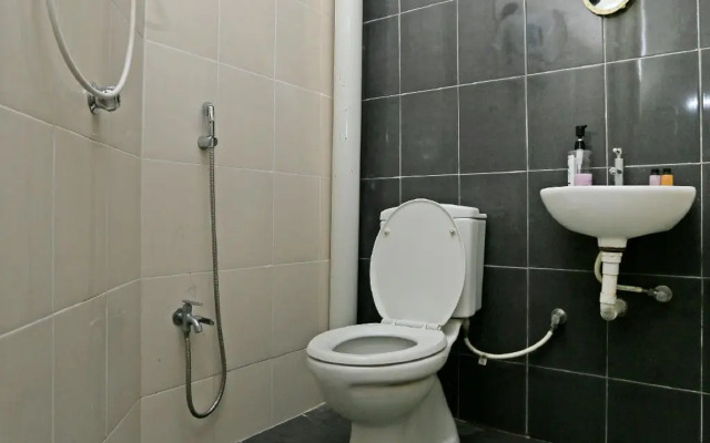 OYO 89902 Semerah Suites Homestay