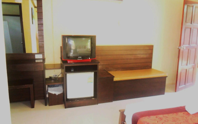 Lanta Riviera Resort  (SHA Extra Plus)