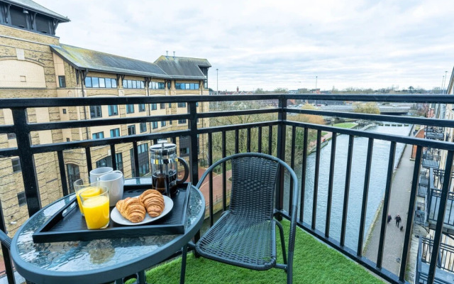 Celador Apartments - Riverside House Serviced Apartments