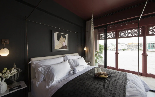Amdaeng Bangkok Riverside Hotel