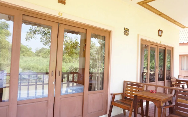 Uthai River Lake Resort