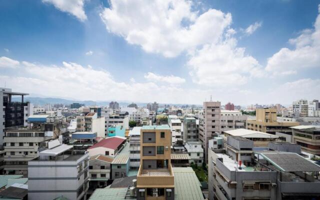 Zaw Jung Business Hotel