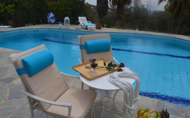 Luxury Villa Suites Lagonissi