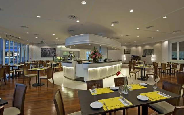 Royale Chulan The Curve
