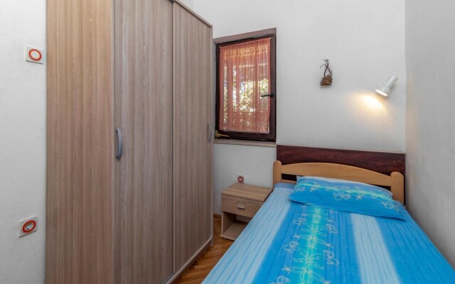 Beautiful home in Crikvenica w/ 3 Bedrooms