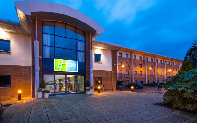 Holiday Inn Express Newport, an IHG Hotel