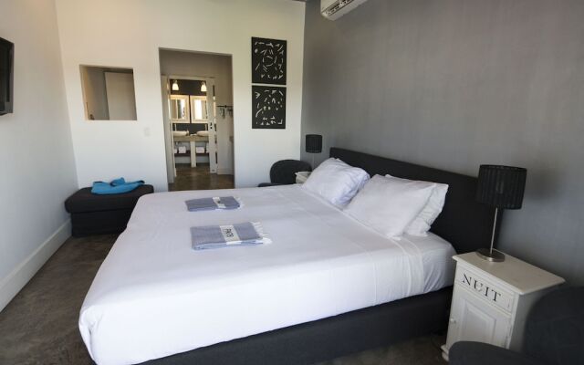 Luxurious and hip Apartment in the Historic Town of Willemstad and the sea