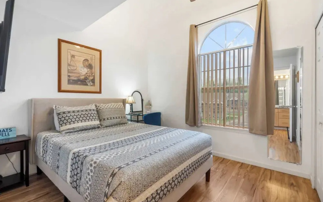 Peaceful Lakeview Escape - For 6