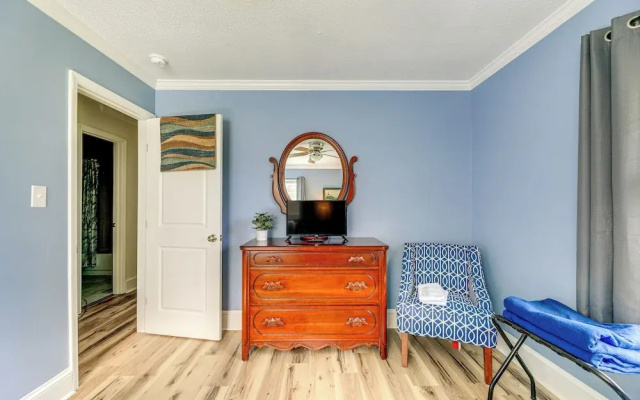 Family-friendly New Bern Home w/ Backyard!