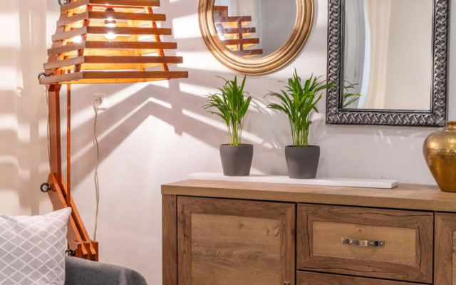 Petralona's Green House