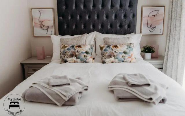 Stylish City Centre 2 Bedroom Apt Free Parking