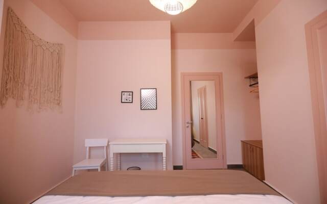 Beit Mirna Guesthouse & Chalet