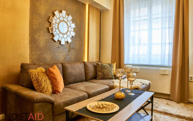 R7 Design Apartment - hostAID