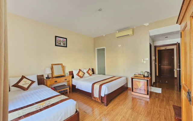 Venus Hotel - Massage & Sky Bar