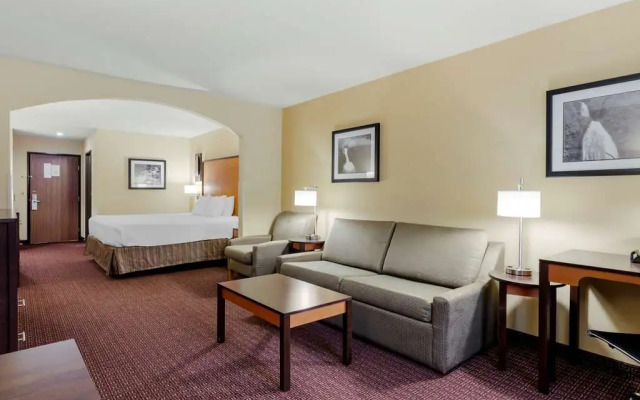 Best Western Plus Cascade Inn & Suites